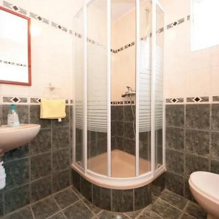 Apartmán With Wifi - 21923 Zlarin